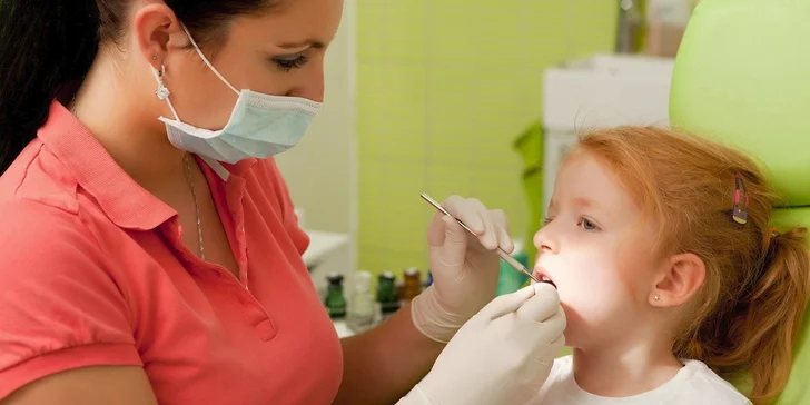 Důkladná dentální hygiena ve stomatologickém centru Altadent