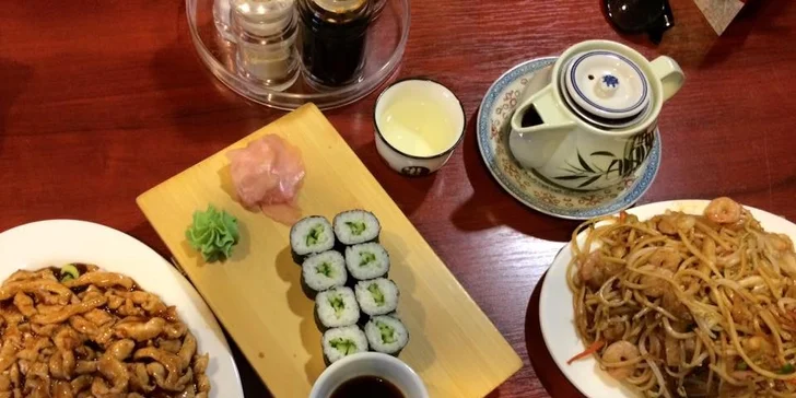 Slevový voucher na sushi, masové plotýnky a asijské speciality u Václaváku