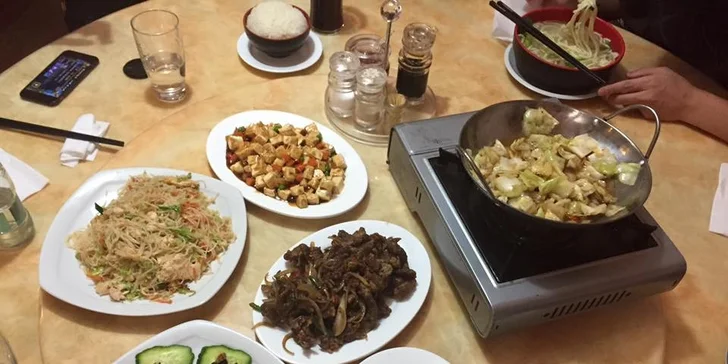 Slevový voucher na sushi, masové plotýnky a asijské speciality u Václaváku