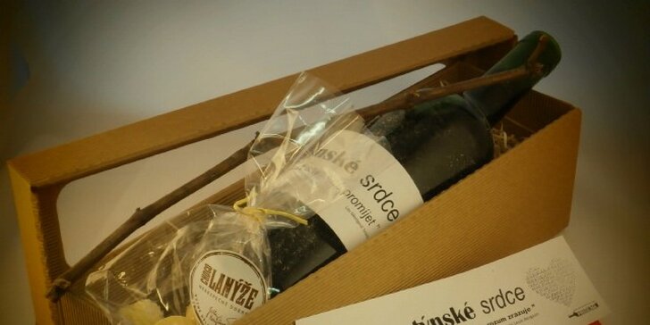 Posezení ve sklípku – klobásky, sýry a víno s originální etiketou