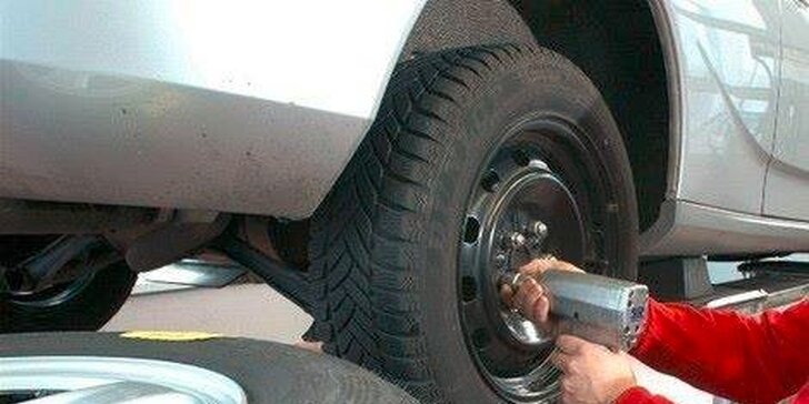 Zima se blíží: přezutí pneumatik celého vozu či přehození disků