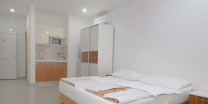 7 nocí v apartmánu na chorvatském ostrově Vir včetně lehátek na pláži