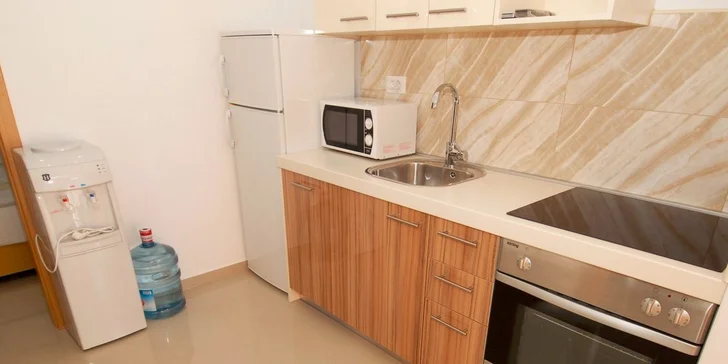 7 nocí v apartmánu na chorvatském ostrově Vir včetně lehátek na pláži