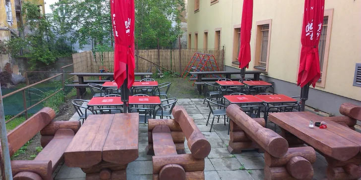 Valentýnská večeře při svíčkách s flambováním steaků