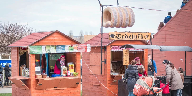 Jedna nebo dvě vstupenky na libovolný dostihový den v Chuchli