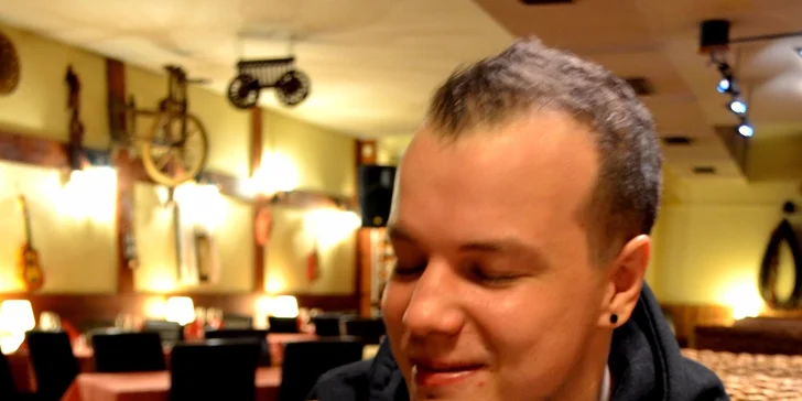 Dvě speciální pizzy ve tvaru srdce a s příchutí dle výběru