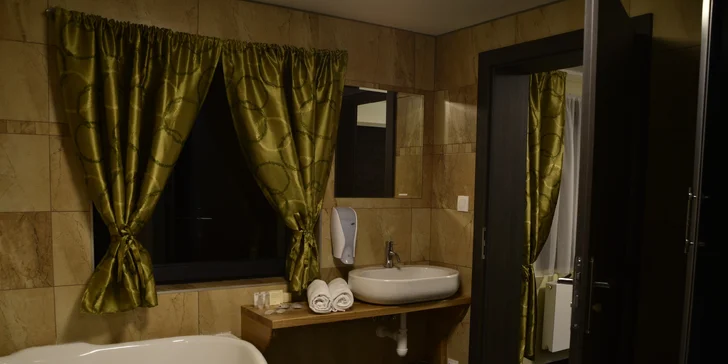 Romantický pobyt v Beskydech: Degustační menu, sauna nebo i vířivka na pokoji
