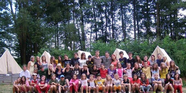 Letní tábor s výukou jízdy na koni pro děti od 7 let. 15denní dobrodružství včetně stravy, zpáteční cesty do jižních Čech, pojištění a celého programu!