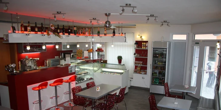 Obří pizza pro velké jedlíky nebo dvě klasické pizzy