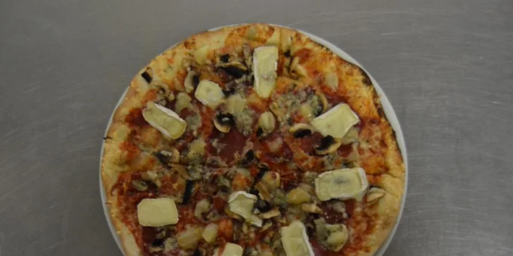 Pizza a hodina bowlingu v Pizzerii Sole Mio v Kostelci na Hané