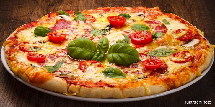Dvě křupavé pizzy dle vašeho gusta v Pizza Baru Bruk