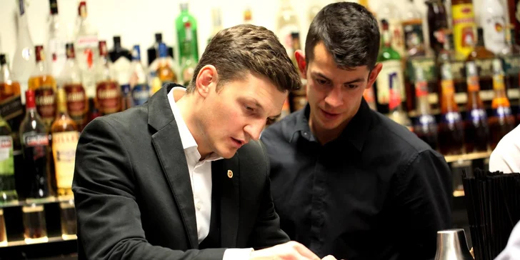 Jeden den v České barmanské škole – kurz, který zamíchá vaším světem