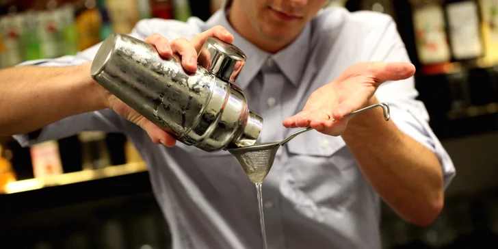 Jeden den v České barmanské škole – kurz, který zamíchá vaším světem