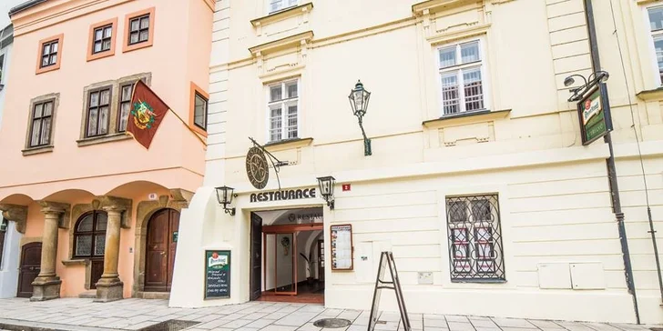 Jehněčí kolínka na víně pro dva gurmány