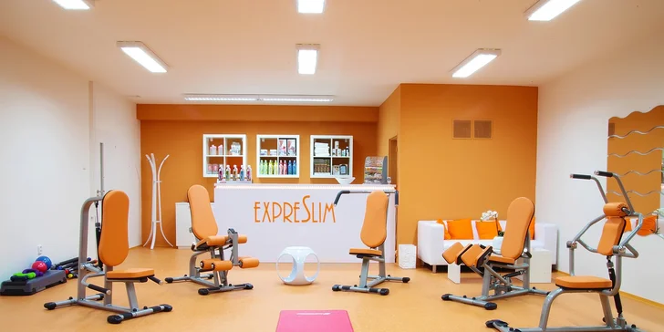 Vstupy do fitka pro ženy na kruhový trénink pod vedením trenéra