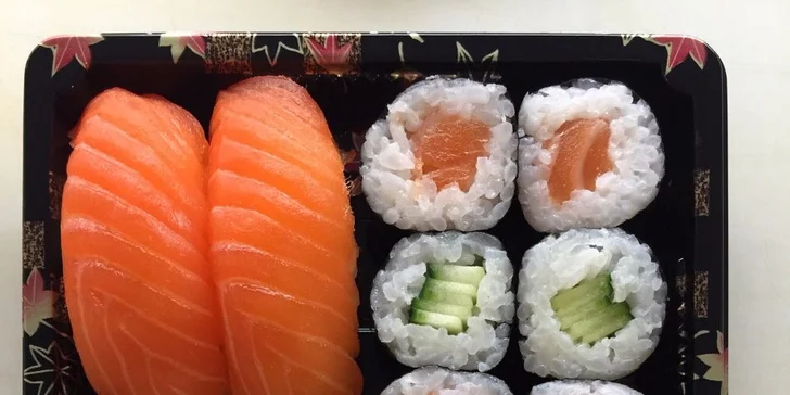 Pestré sushi sety se 12 nebo 24 kousky – hostina na místě nebo take away