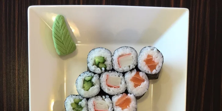 Pestré sushi sety se 12 nebo 24 kousky – hostina na místě nebo take away