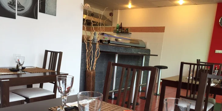 Pestré sushi sety se 12 nebo 24 kousky – hostina na místě nebo take away