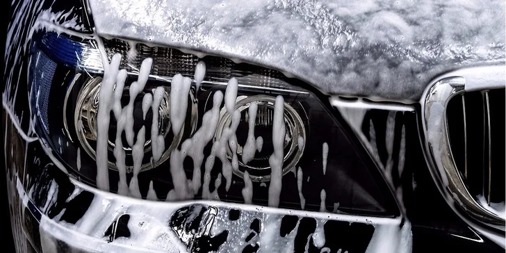Zkrášlovací program TOP WASH pro váš vůz: Ruční mytí u Dr. Wash