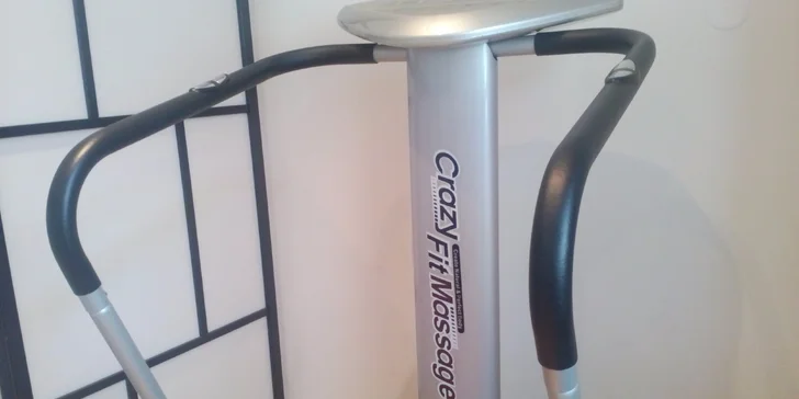 Vytvarujte svou postavu na vibrační plošině Crazy Fit Massage