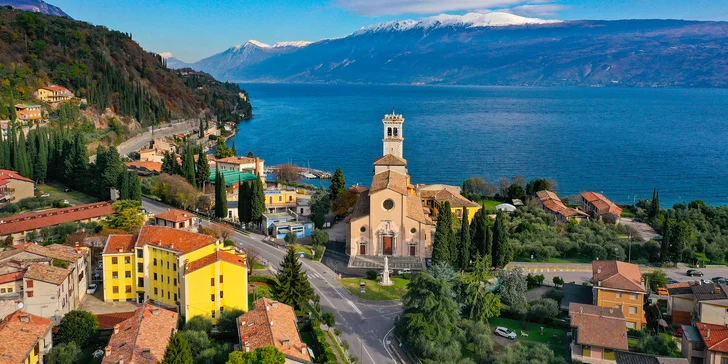 Z letoviska Toscolano Maderno je vraj jeden z najkrajších výhľadov na jazero.