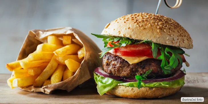 Masitý hovězí burger Vingl i s porcí hranolků