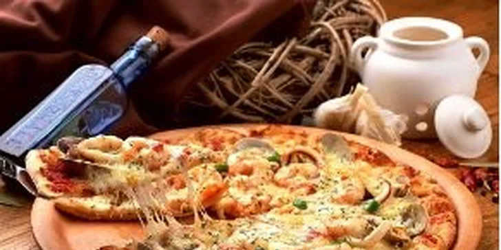 Jedna nebo dvě pizzy z La Piccola Italia – výběr z 28 druhů