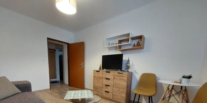 Samozřejmostí je televizor a Wi‑Fi připojení.