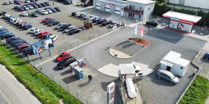 Během 30min. čištění ozon zbaví klimatizaci a celé auto drobných usazených nečistot a bakterií.