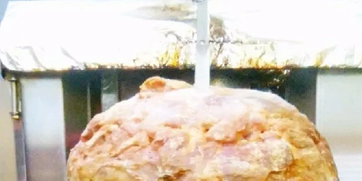 K jídlu dostante také dva nápoje podle výběru – colu či tradiční Ayran.