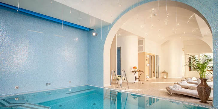 Za příplatek lze využít i krytý bazén a služby spa.