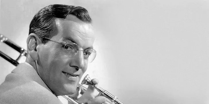 Těšte se na díla z repertoáru Glenna Millera, Franka Sinatry, Goerge Gershwina, Louise Armstronga, Bennyho Goodmana, Duke Elingtona a dalších legend klasického jazzu.