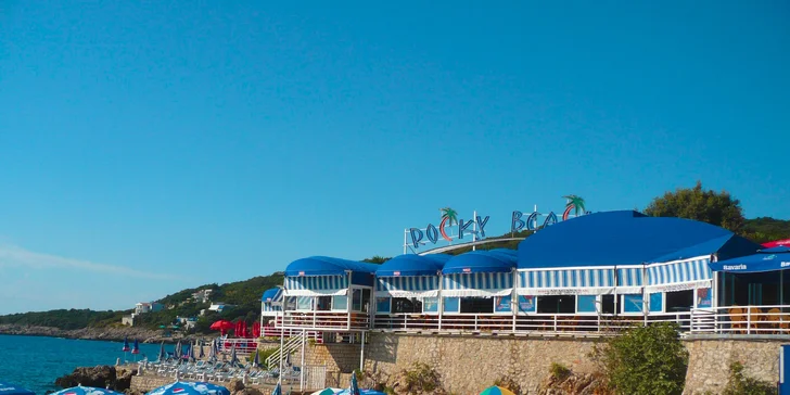 Dovolená u moře v Černé Hoře: letecky z Brna s light all inclusive