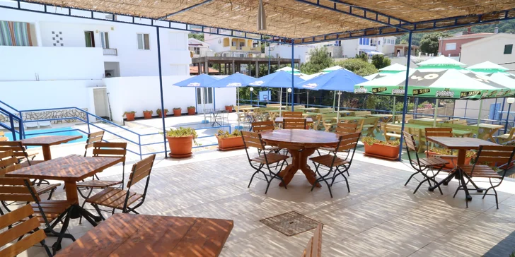 Dovolená u moře v Černé Hoře: letecky z Brna s light all inclusive