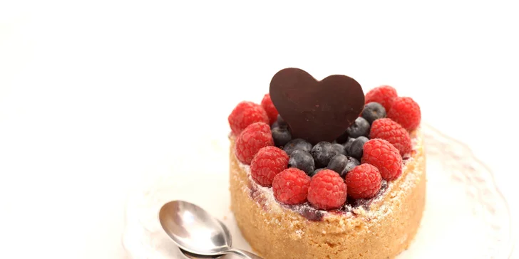 Oslavte MDŽ pořádnou porcí dortu – cheesecake, čokoládový nebo ovocný
