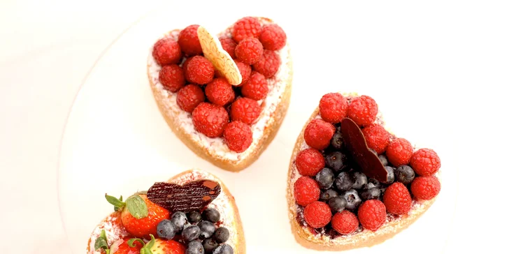 Oslavte MDŽ pořádnou porcí dortu – cheesecake, čokoládový nebo ovocný