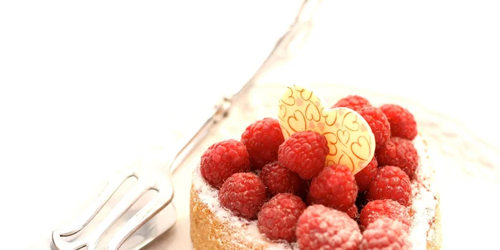 Oslavte MDŽ pořádnou porcí dortu – cheesecake, čokoládový nebo ovocný