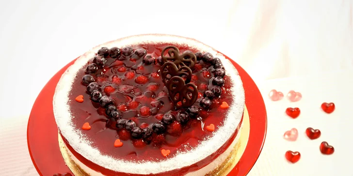 Oslavte MDŽ pořádnou porcí dortu – cheesecake, čokoládový nebo ovocný