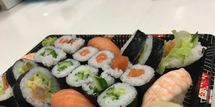 Úchvatné sushi sety s 22 či 40 kousky s sebou nebo s možností rozvozu
