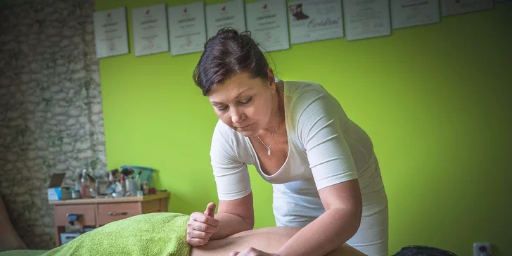 Osvěžující citrusová nebo mojito masáž na léto s okurkovým zábalem
