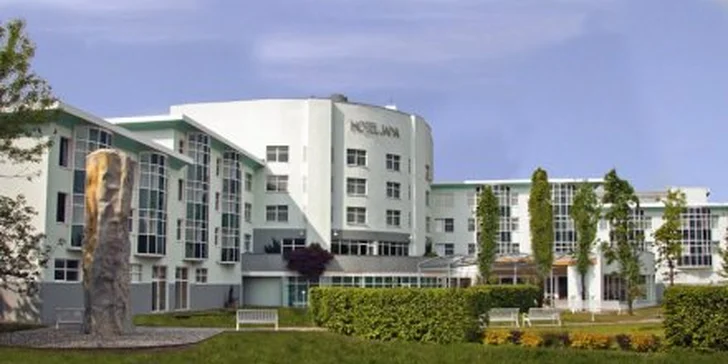 399 Kč za 120 minut v luxusním vodním ráji v hotelu Jana 4* pro DVĚ osoby. Největší wellness centrum na Moravě s 52% slevou.