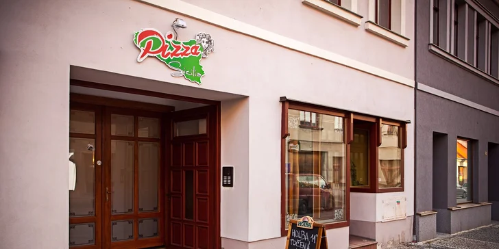 Lahodná pizza dle vlastního výběru i s možností rozvozu