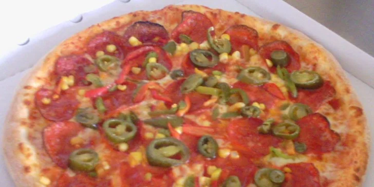 2 lahodné pizzy včetně rozvozu po Hradci Králové