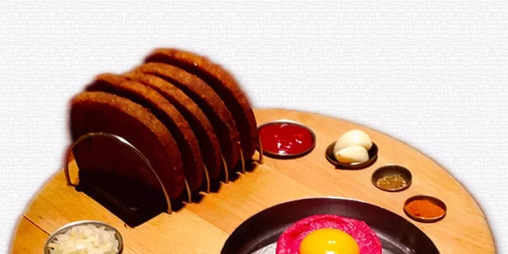 300g hovězí tatarák a 10 topinek pro dva
