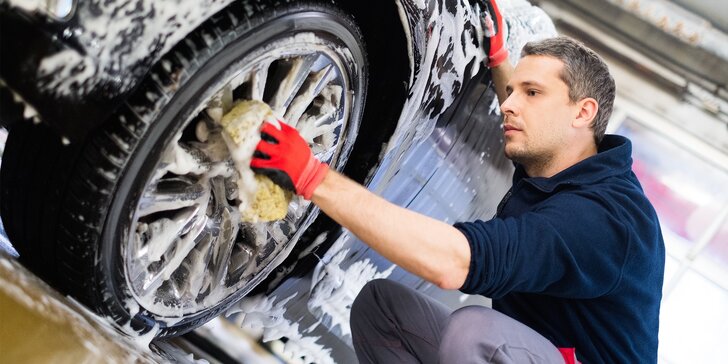 Bohatý výběr programů na ruční mytí a čištění auta od expertů