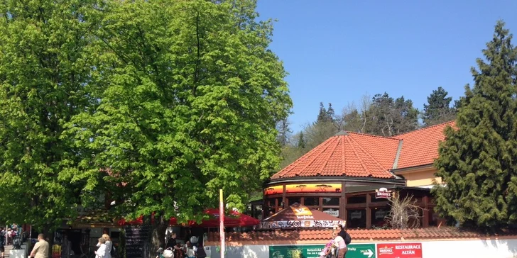 2 pizzy ve slavné Restauraci Altán přímo před vchodem do ZOO
