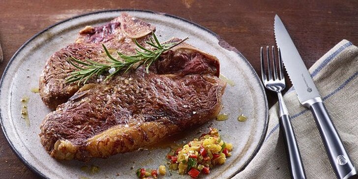 Výborné flambované steaky z krkovičky nebo kuřecího pro dva
