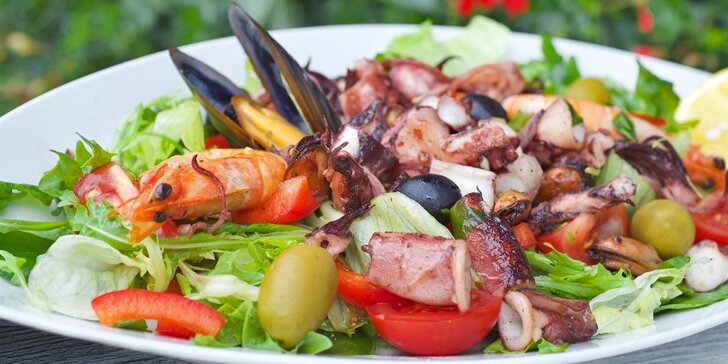 Chorvatsko na talíři: Mořské dobrůtky z grilu, dezert a osvěžující drink
