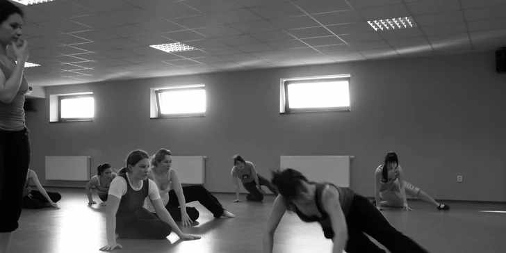 Přijďte v sobě najít tanec i vy - hodina moderního scénického tance