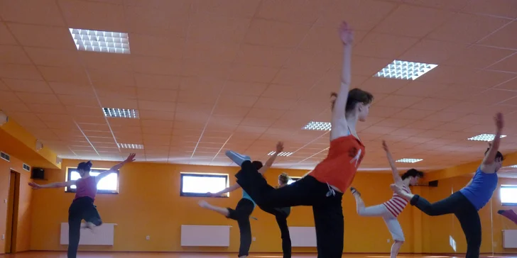 Přijďte v sobě najít tanec i vy - hodina moderního scénického tance